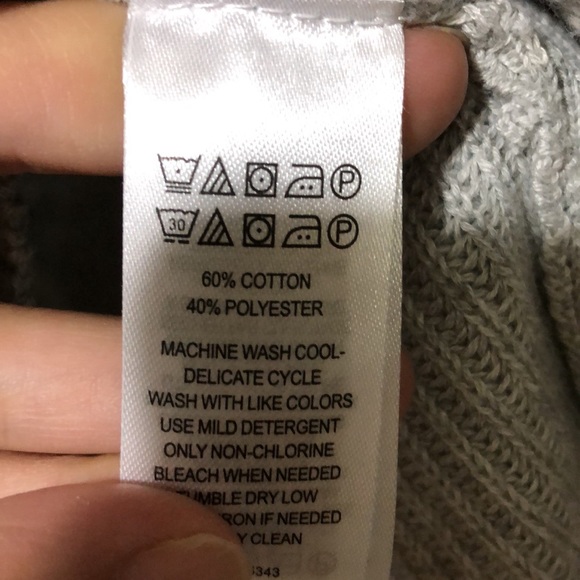 Tahari sweater - Picture 6 of 7